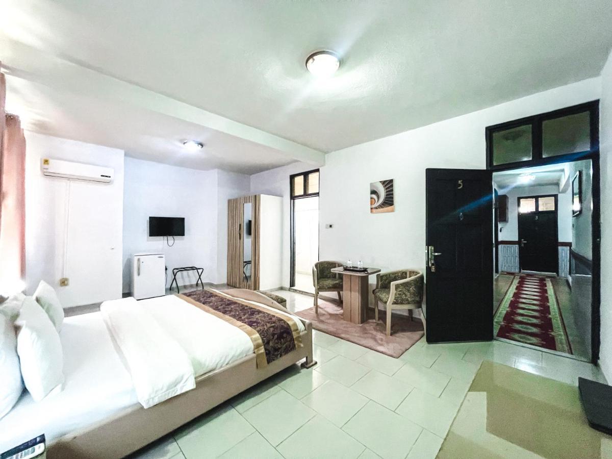 Hill View Hotel Mccarthy Hills Botianaw Екстер'єр фото