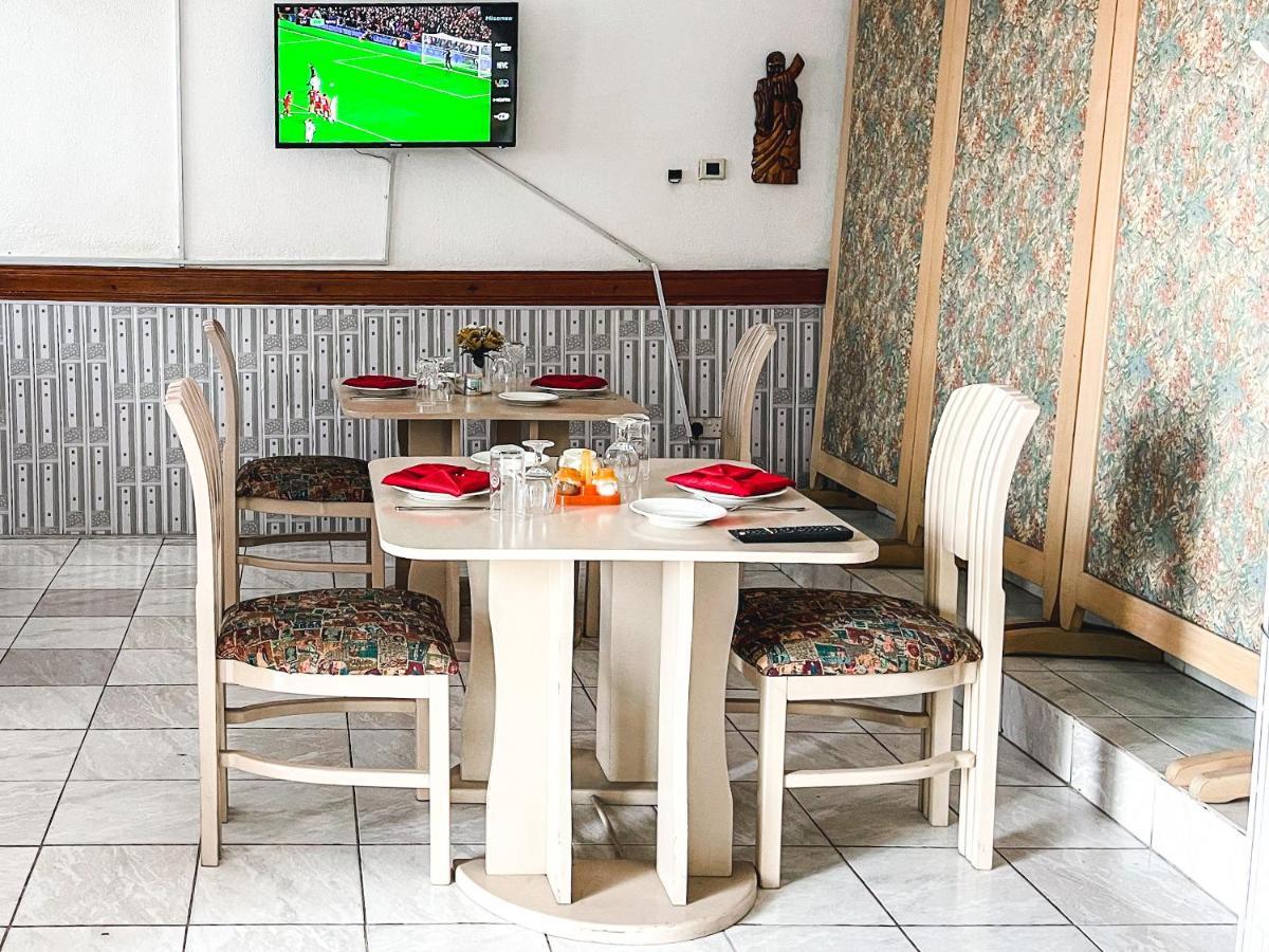 Hill View Hotel Mccarthy Hills Botianaw Екстер'єр фото