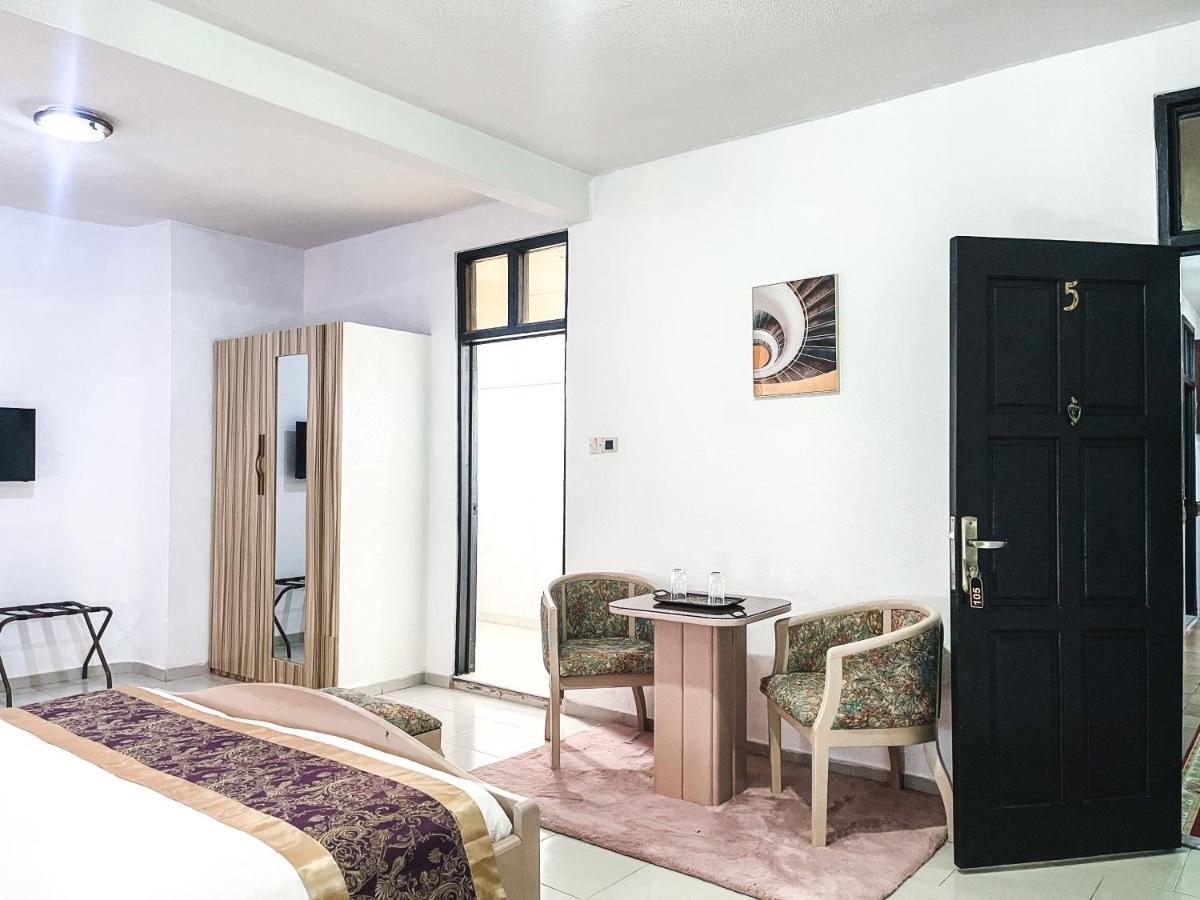 Hill View Hotel Mccarthy Hills Botianaw Екстер'єр фото