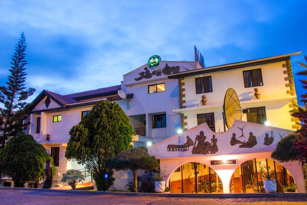 Hill View Hotel Mccarthy Hills Botianaw Екстер'єр фото