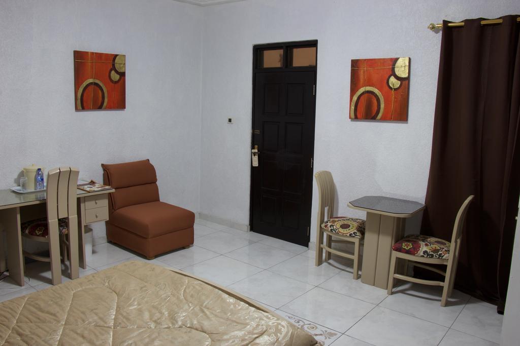 Hill View Hotel Mccarthy Hills Botianaw Екстер'єр фото