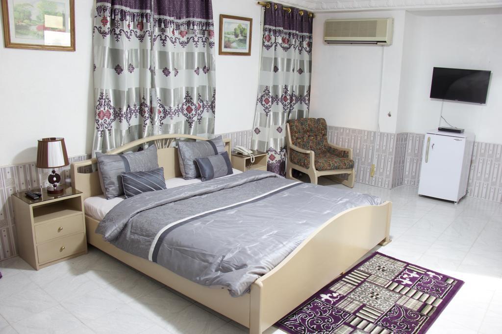 Hill View Hotel Mccarthy Hills Botianaw Екстер'єр фото