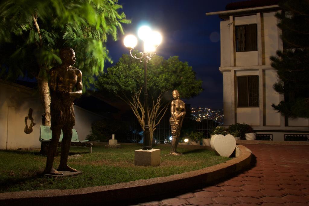 Hill View Hotel Mccarthy Hills Botianaw Екстер'єр фото