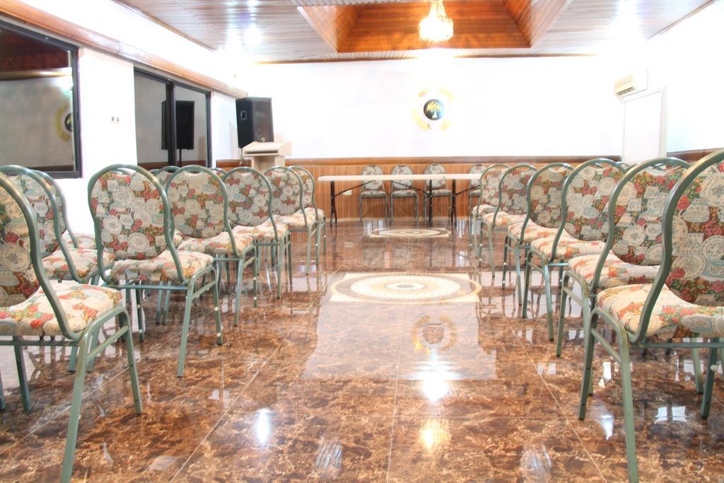 Hill View Hotel Mccarthy Hills Botianaw Екстер'єр фото