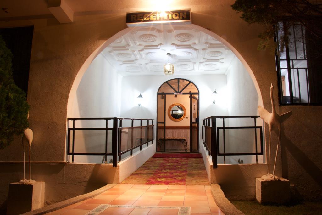 Hill View Hotel Mccarthy Hills Botianaw Екстер'єр фото