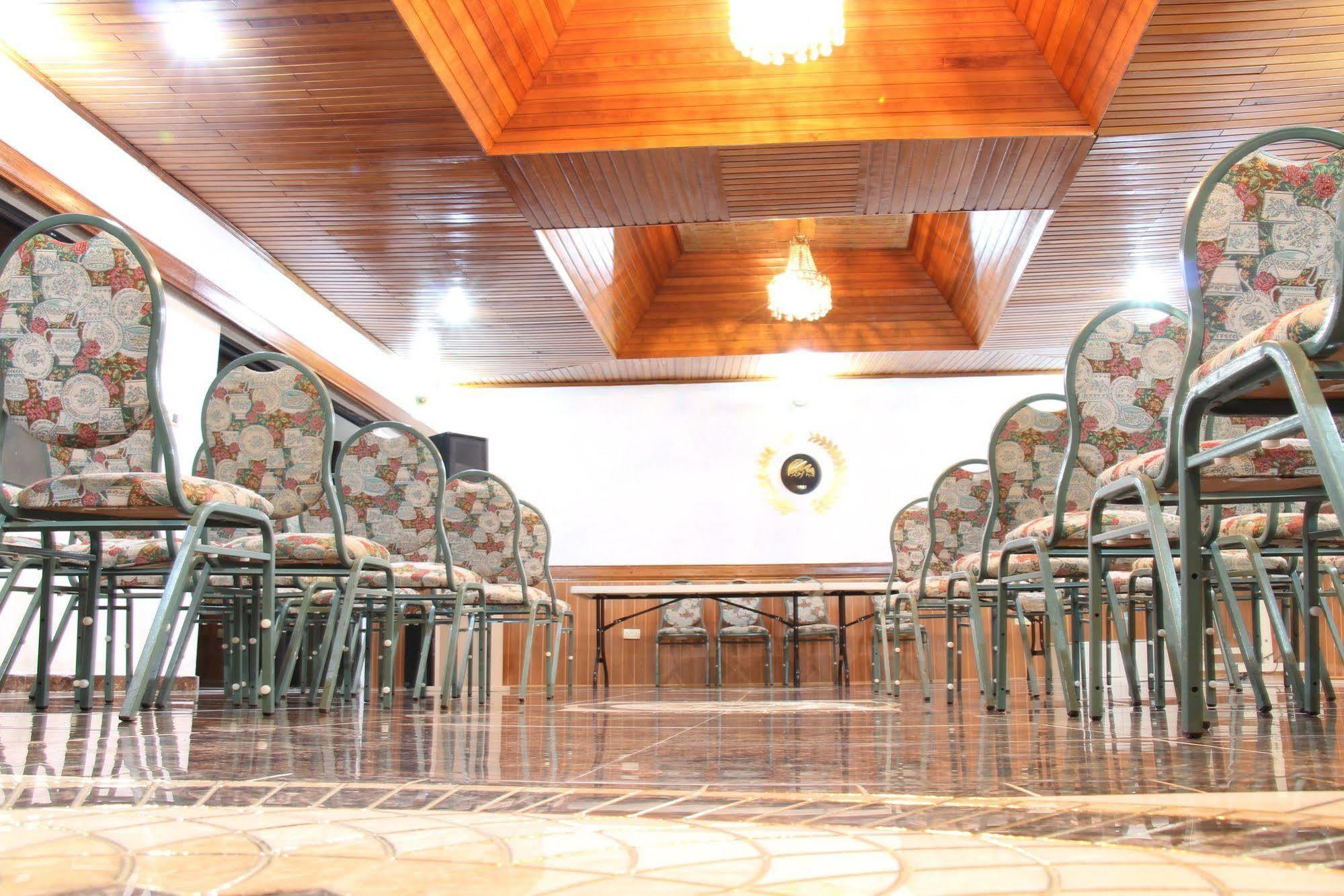 Hill View Hotel Mccarthy Hills Botianaw Екстер'єр фото