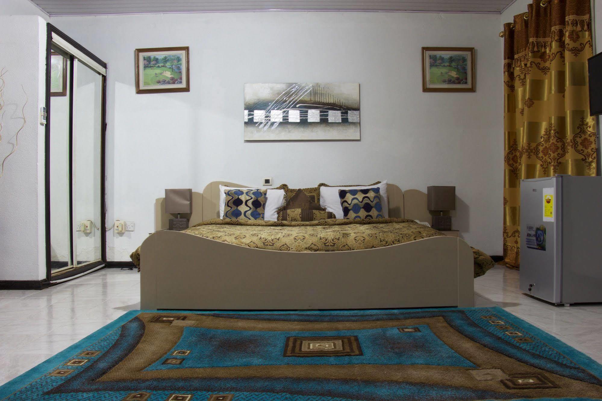 Hill View Hotel Mccarthy Hills Botianaw Екстер'єр фото