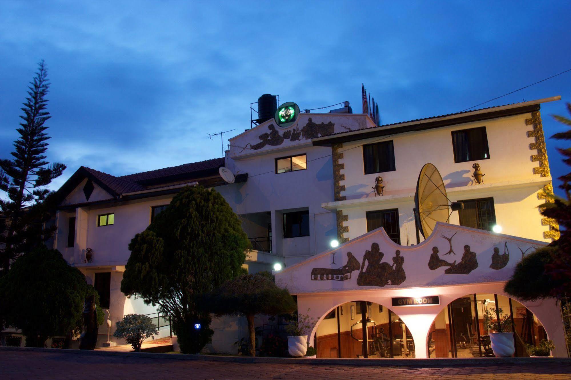 Hill View Hotel Mccarthy Hills Botianaw Екстер'єр фото