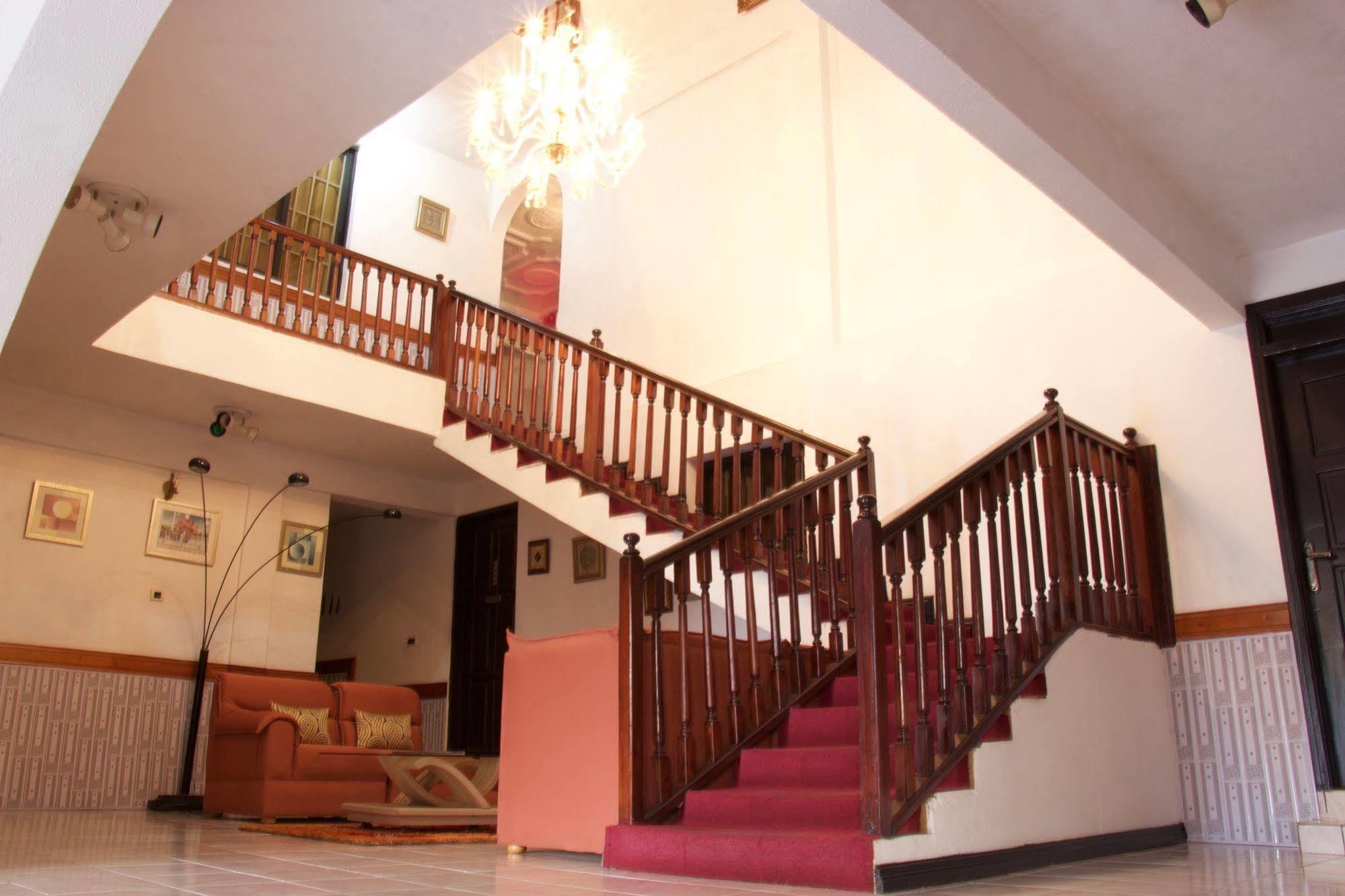 Hill View Hotel Mccarthy Hills Botianaw Екстер'єр фото